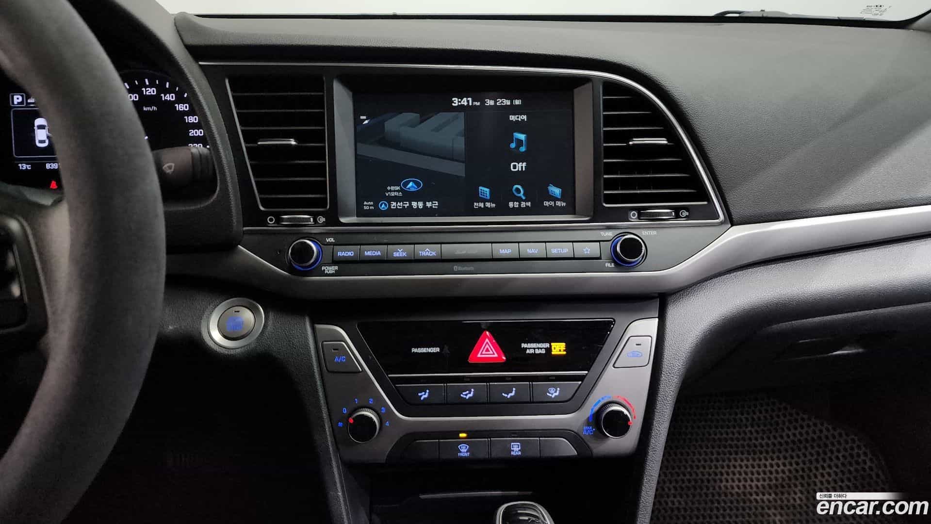 AVANTE Hyundai 2017.11-OPTION-020