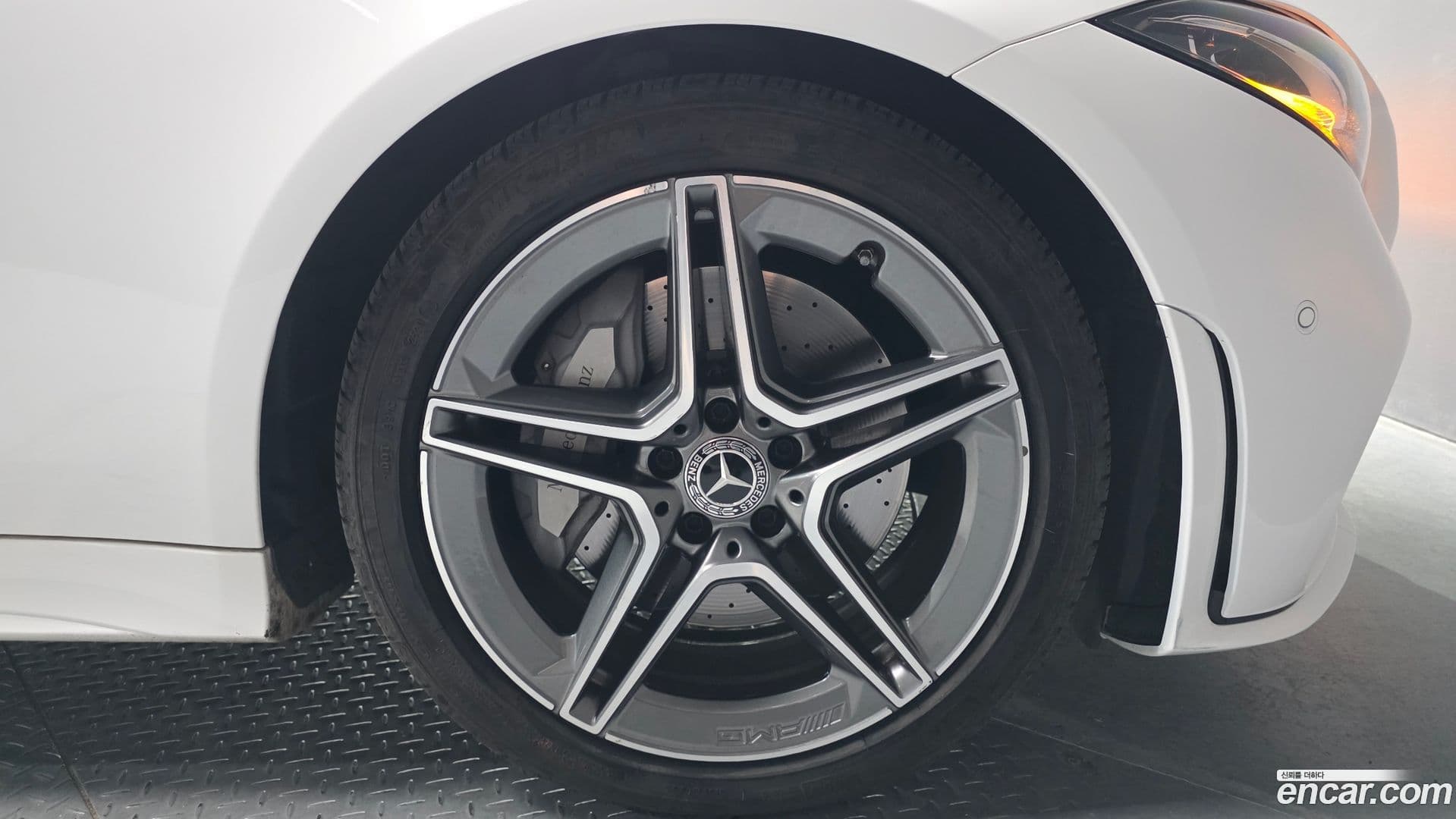 Main__Slider__Photo:CLS-Class Mercedes-Benz 2020.7-4