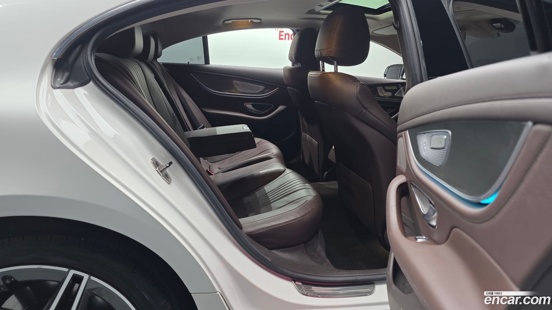 Main__Slider__Photo:CLS-Class Mercedes-Benz 2020.7-11