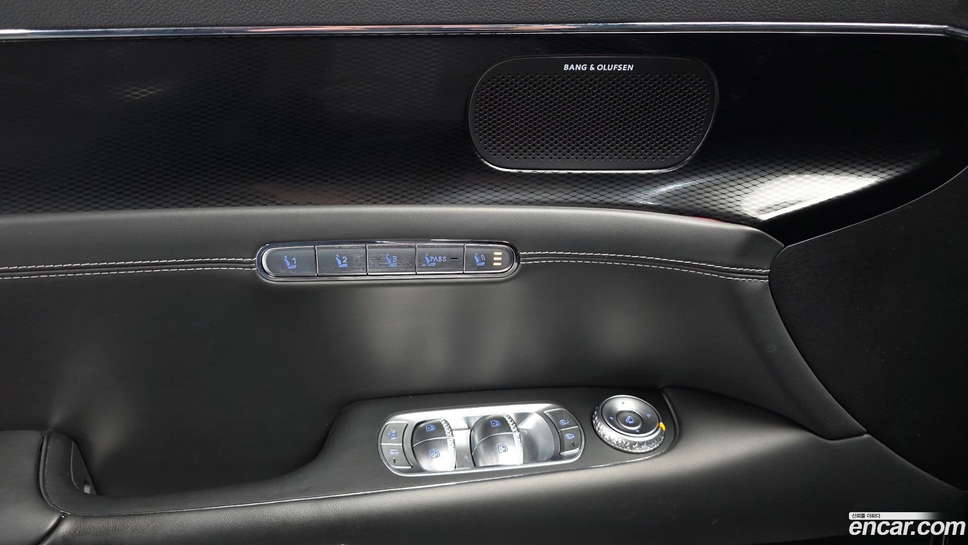 Main__Slider__Photo:G90 Genesis 2022.9-16