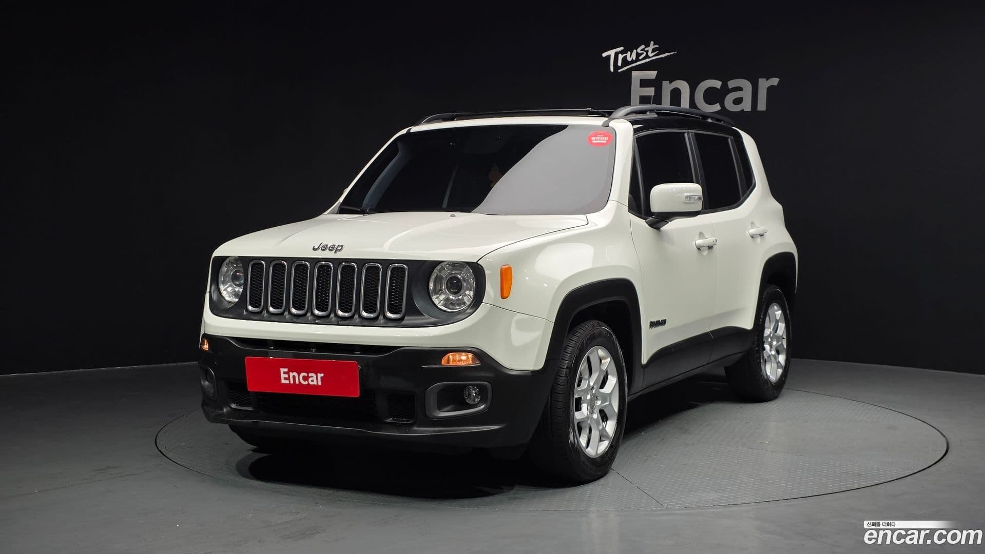 Main__Slider__Photo:Renegade Jeep 2018.6-0