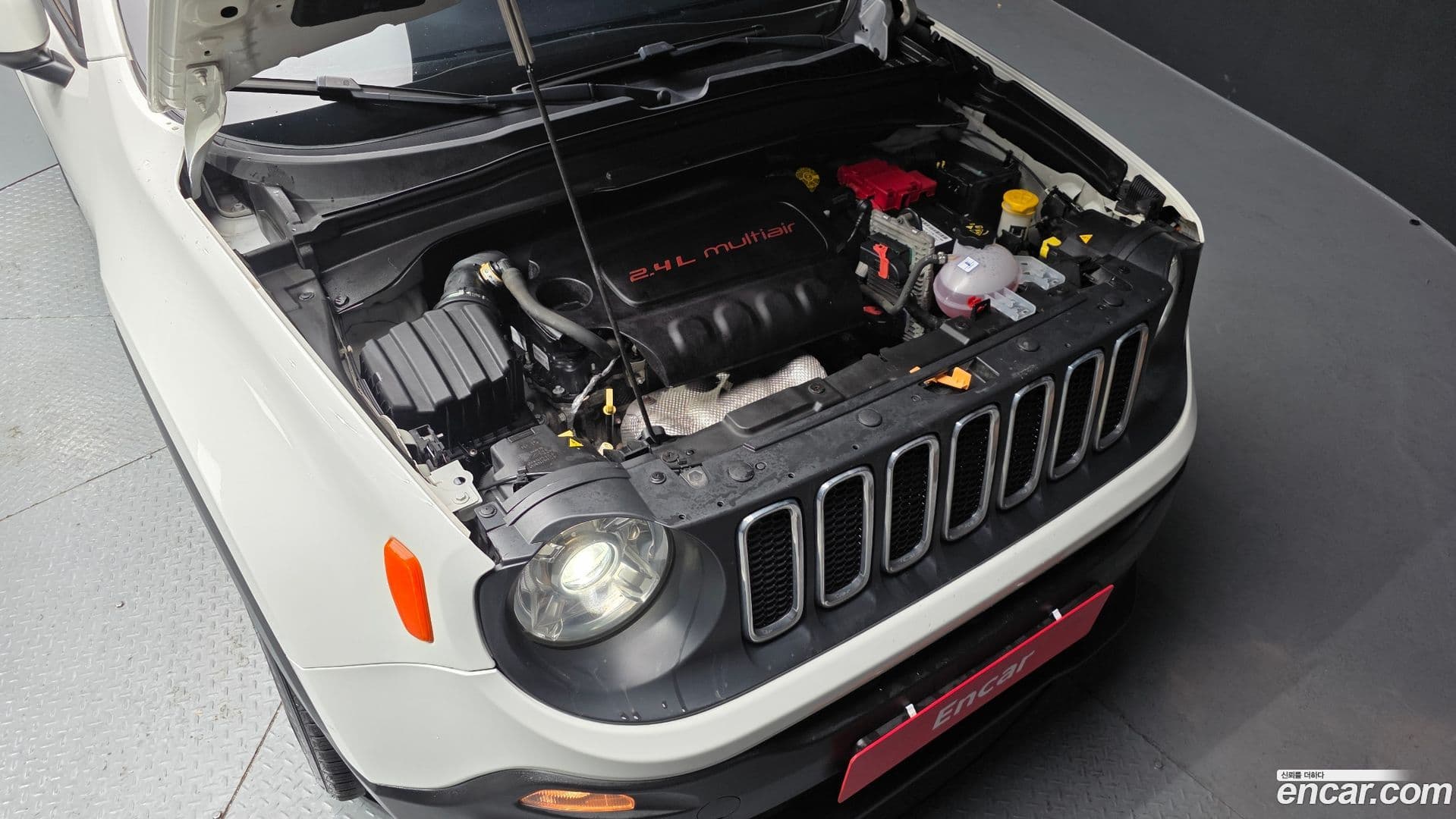 Main__Slider__Photo:Renegade Jeep 2018.6-5