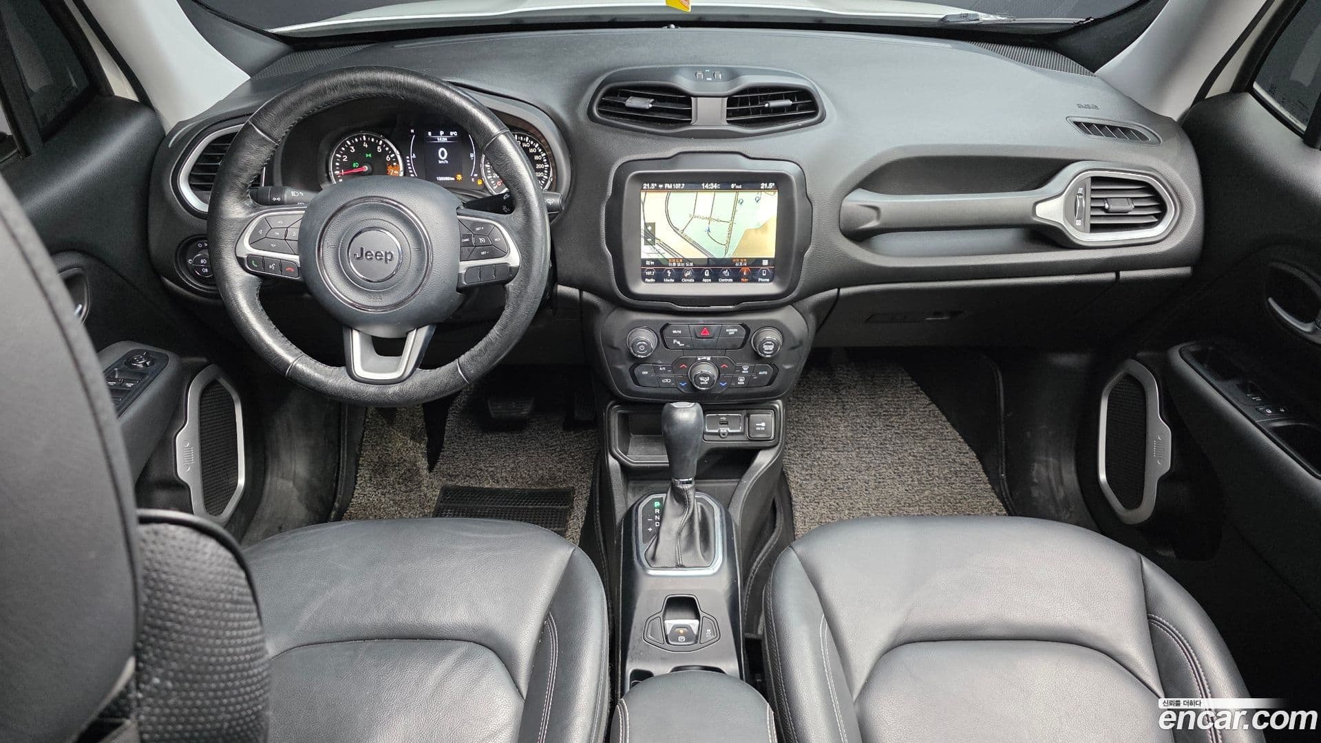 Main__Slider__Photo:Renegade Jeep 2018.6-6