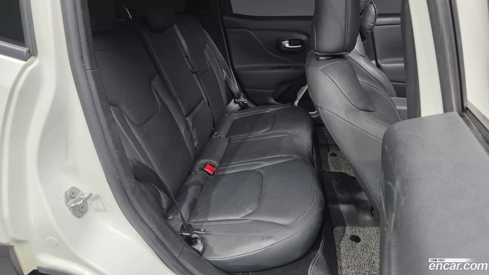 Renegade Jeep 2018.6-OPTION-016