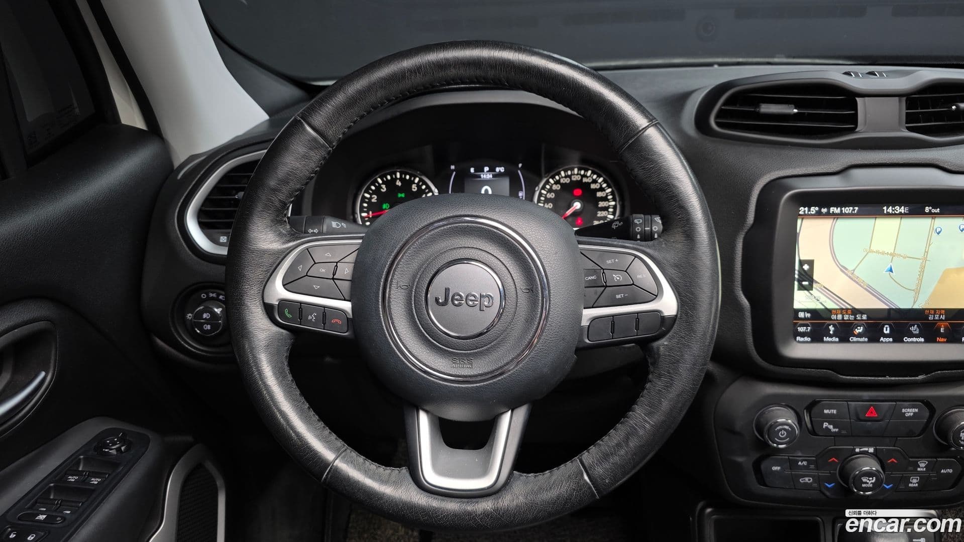 Main__Slider__Photo:Renegade Jeep 2018.6-12