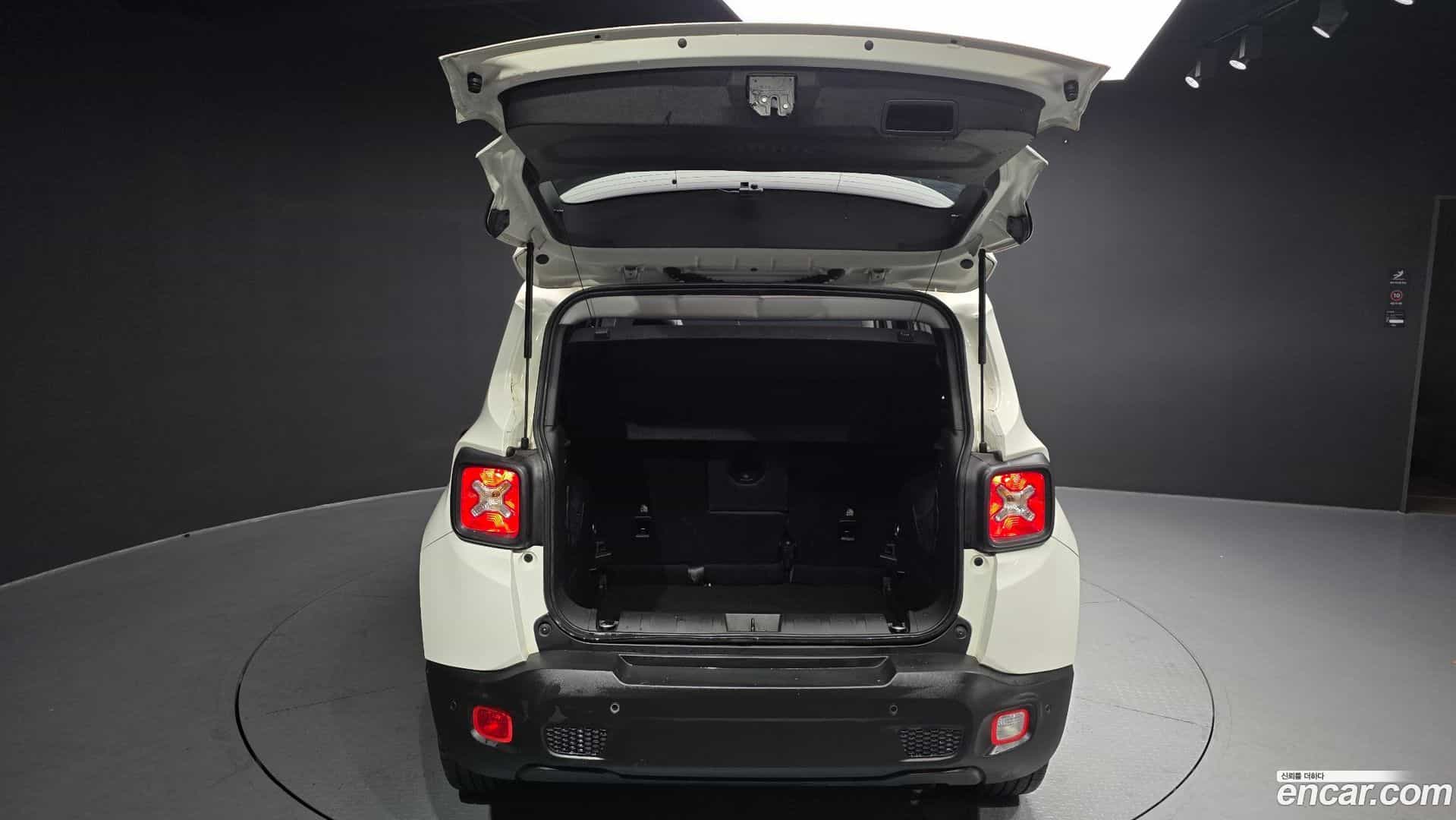 Renegade Jeep 2018.6-OPTION-024