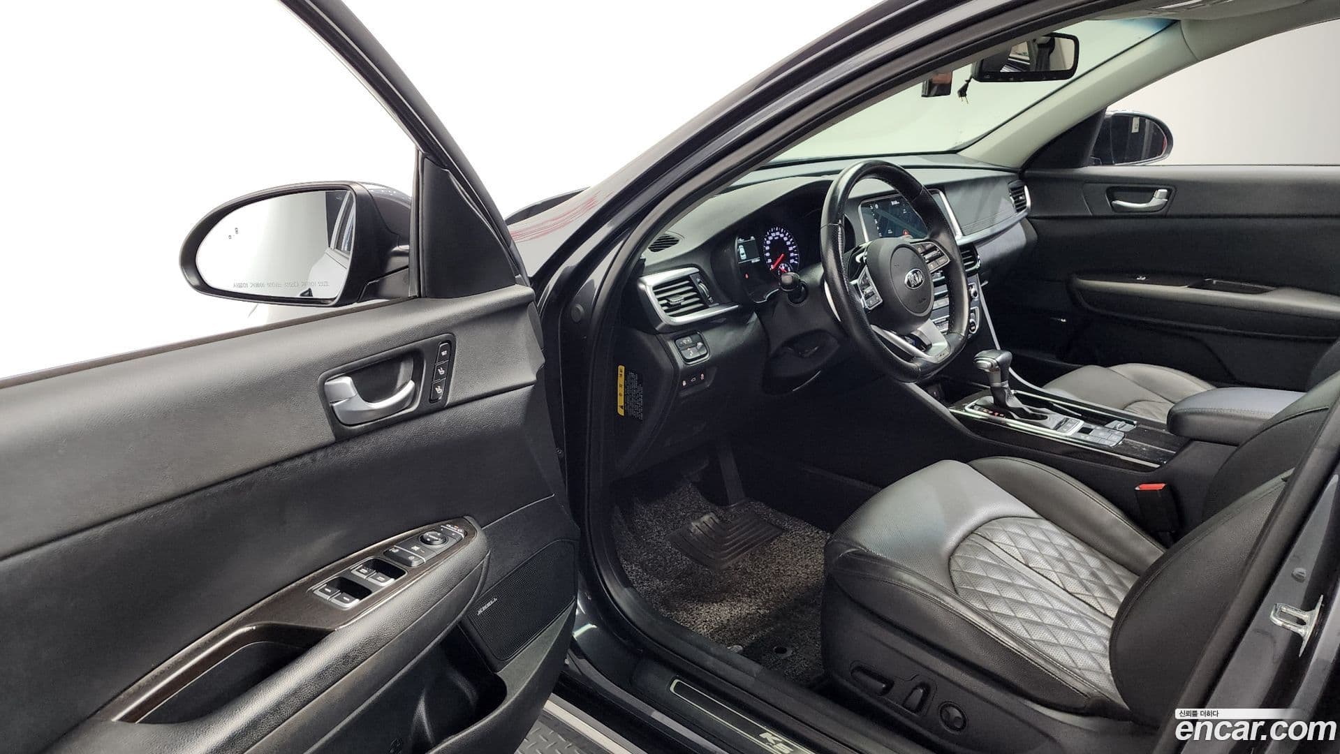 Main__Slider__Photo:K5 Kia 2018.4-9