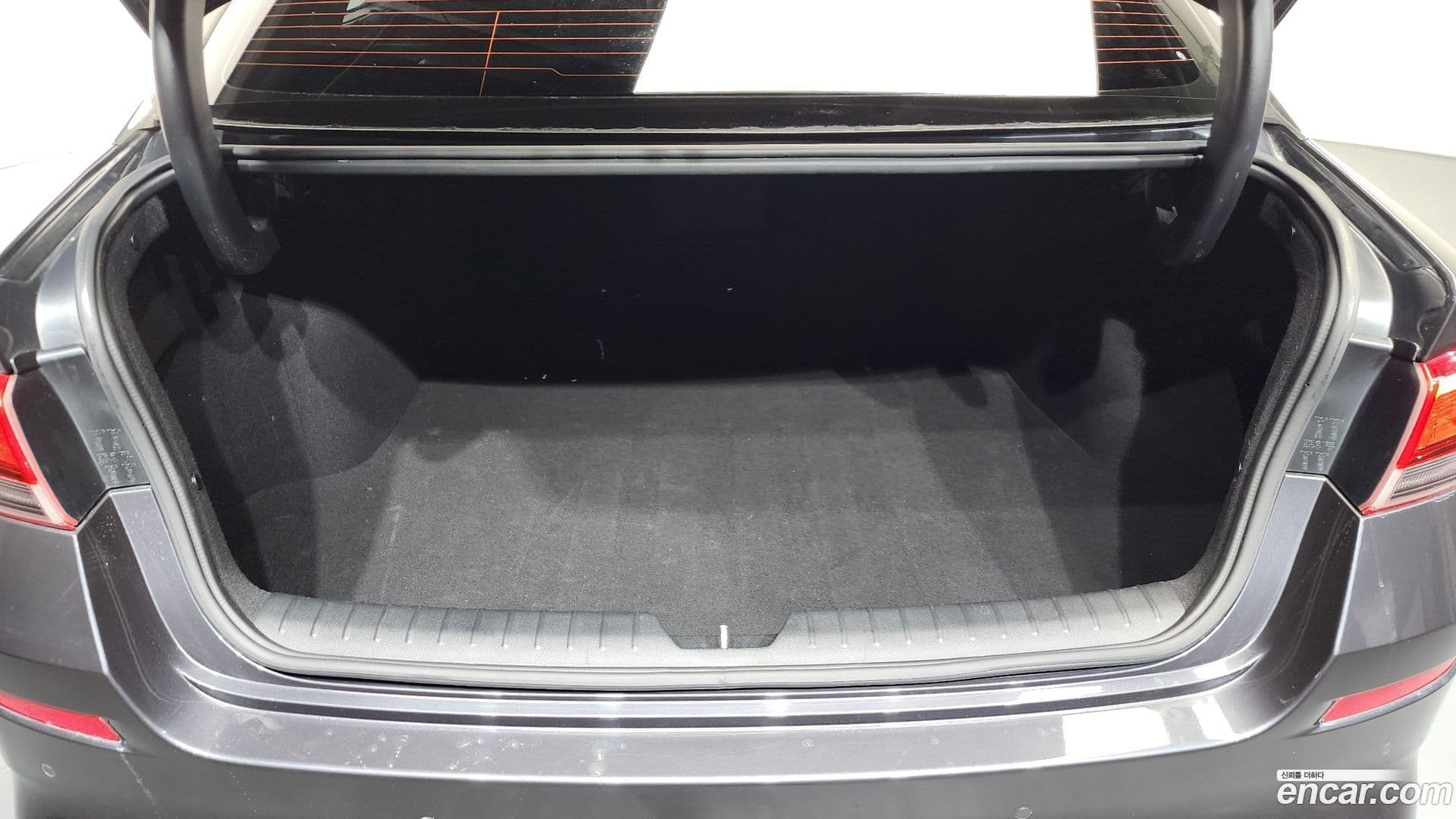 Main__Slider__Photo:K5 Kia 2018.4-19