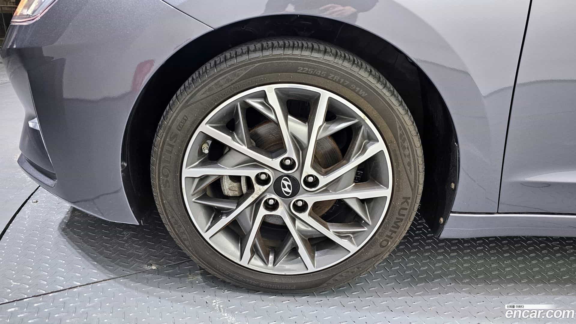 AVANTE Hyundai 2019.5-OUTER-005