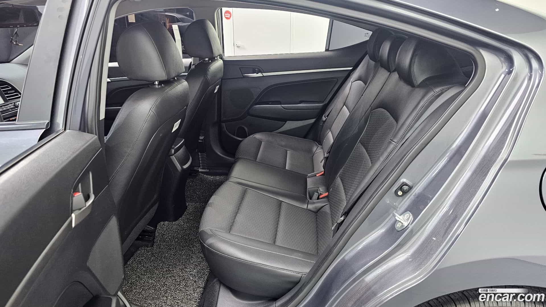 AVANTE Hyundai 2019.5-OPTION-017