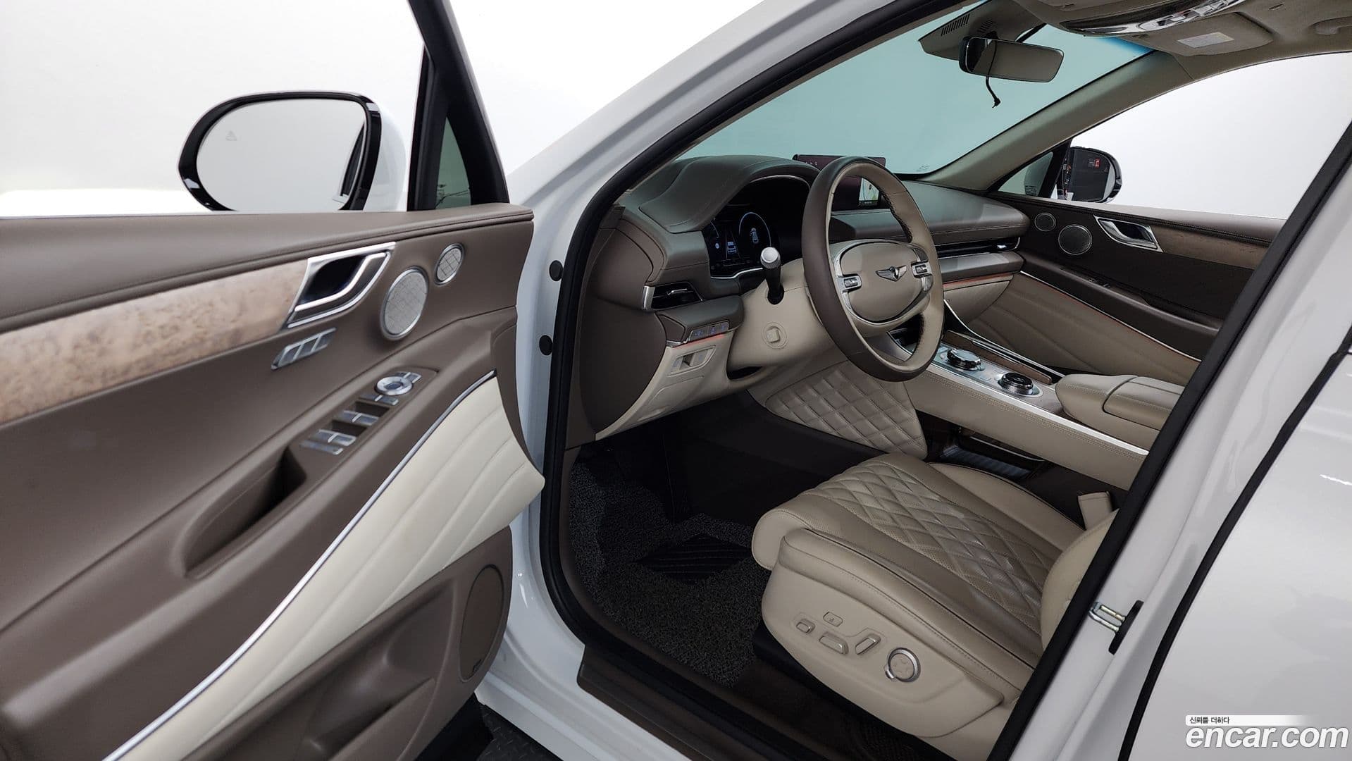 Main__Slider__Photo:GV80 Genesis 2023.1-9