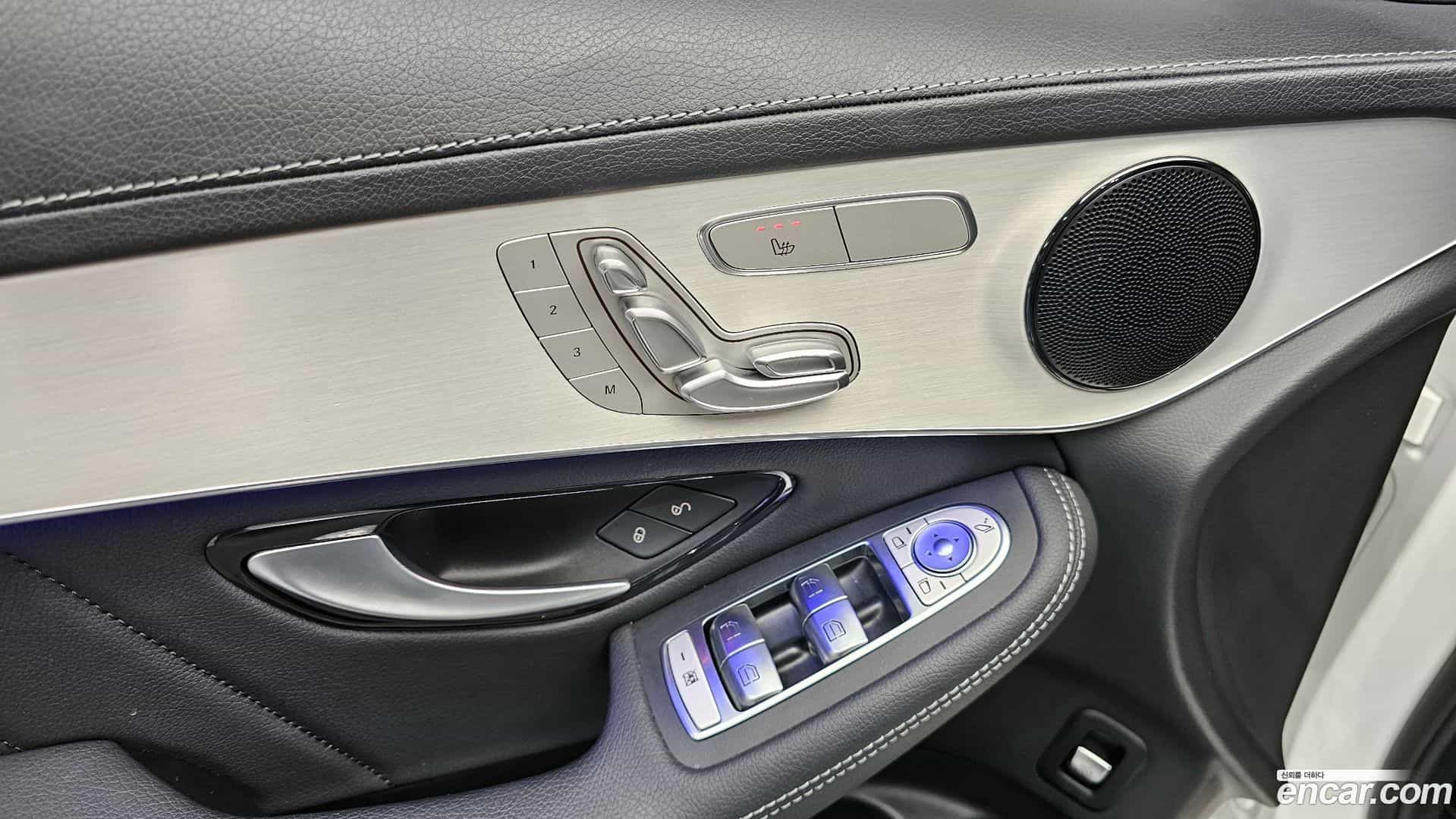 GLC-Class Mercedes-Benz 2023.4-OPTION-018