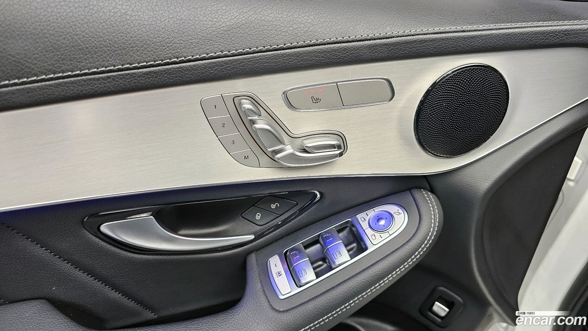 Main__Slider__Photo:GLC-Class Mercedes-Benz 2023.4-13