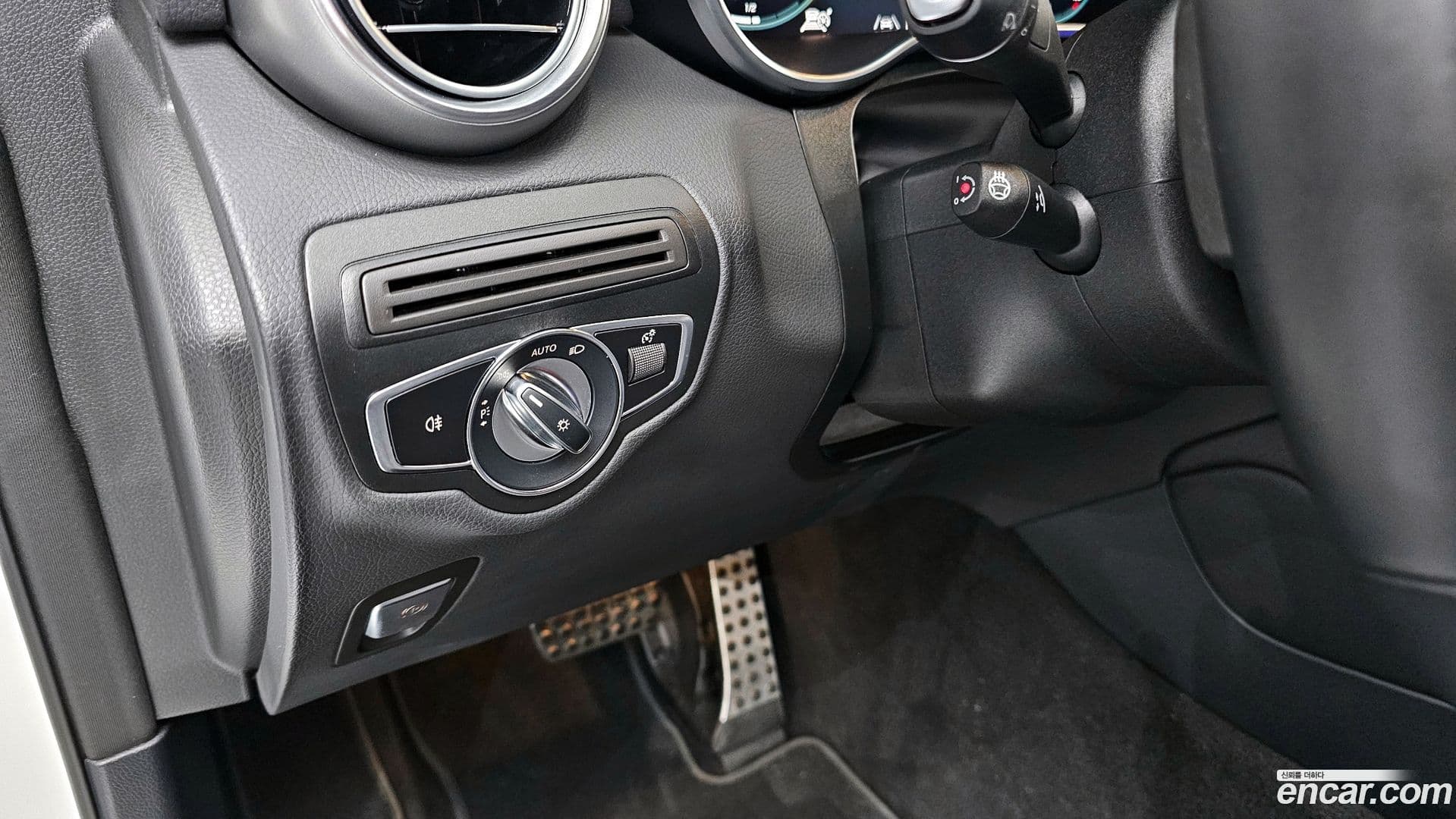 Main__Slider__Photo:GLC-Class Mercedes-Benz 2023.4-14