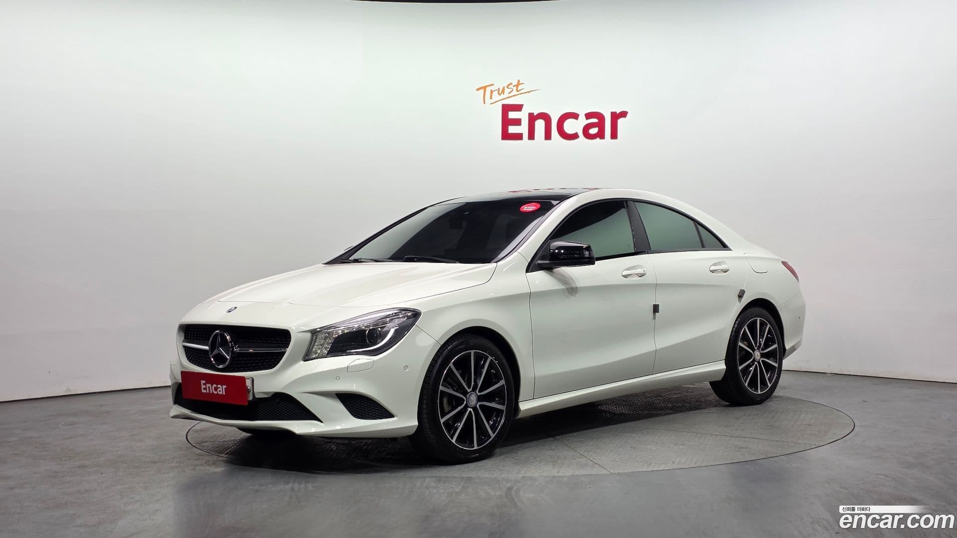 Main__Slider__Photo:CLA-Class Mercedes-Benz 2015.5-0