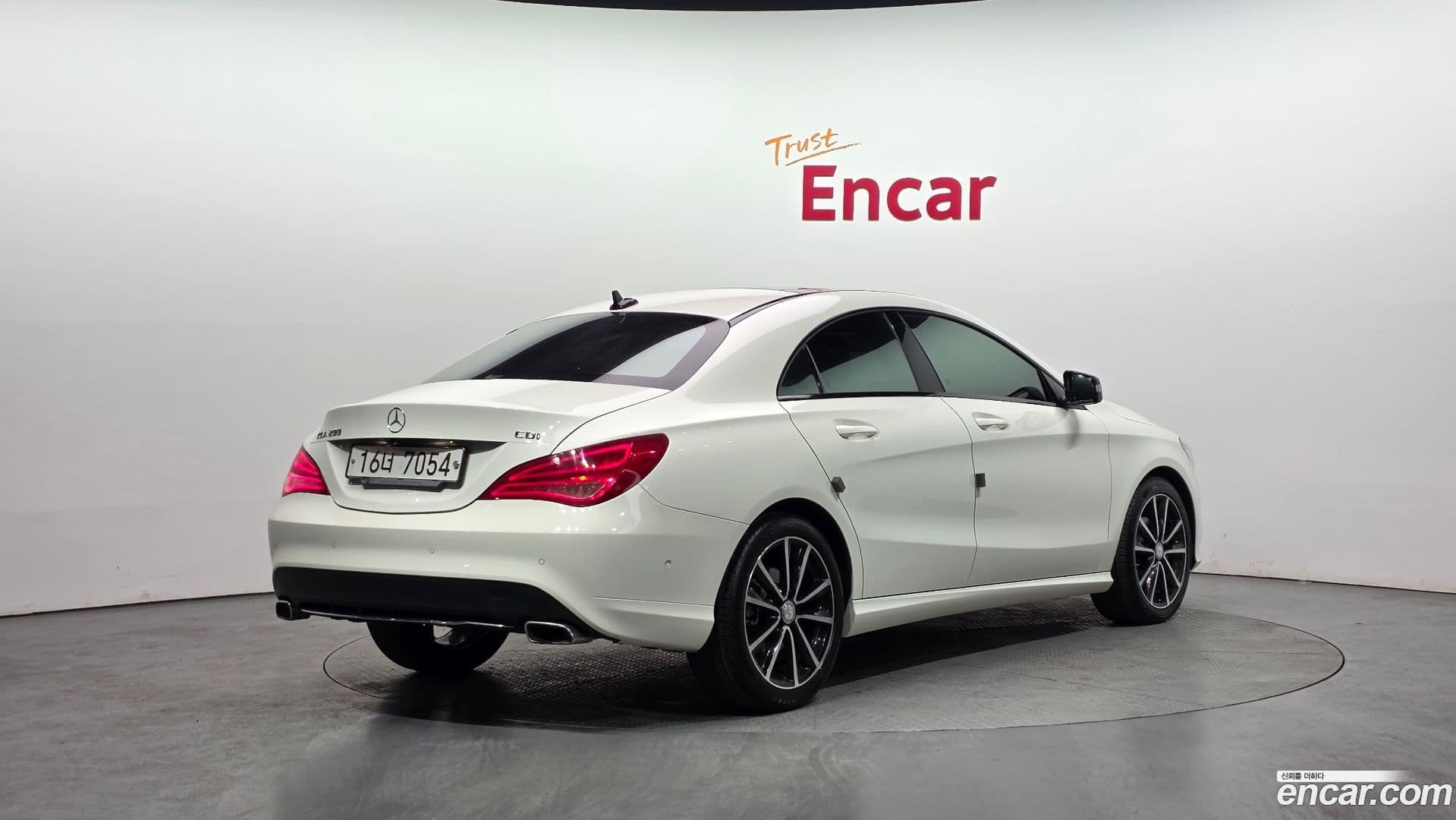 Main__Slider__Photo:CLA-Class Mercedes-Benz 2015.5-1