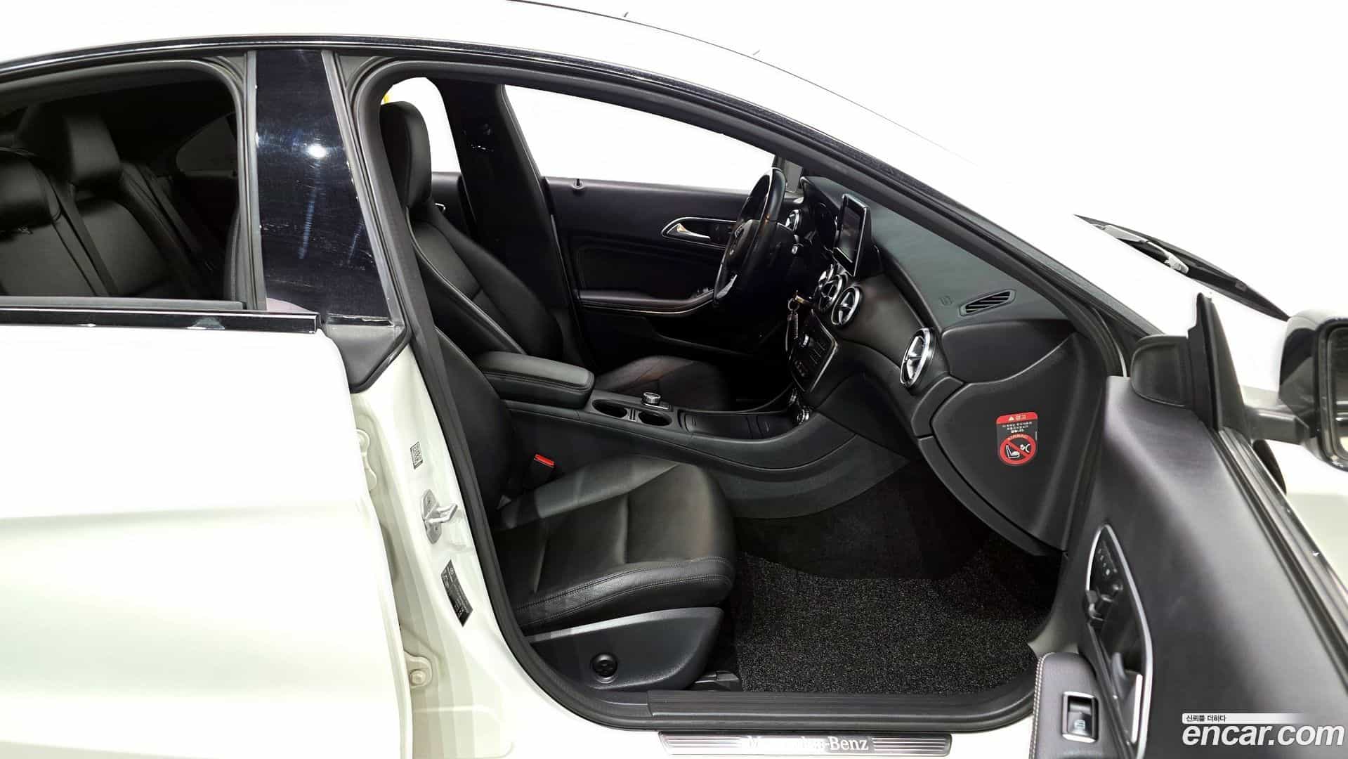 CLA-Class Mercedes-Benz 2015.5-OPTION-015