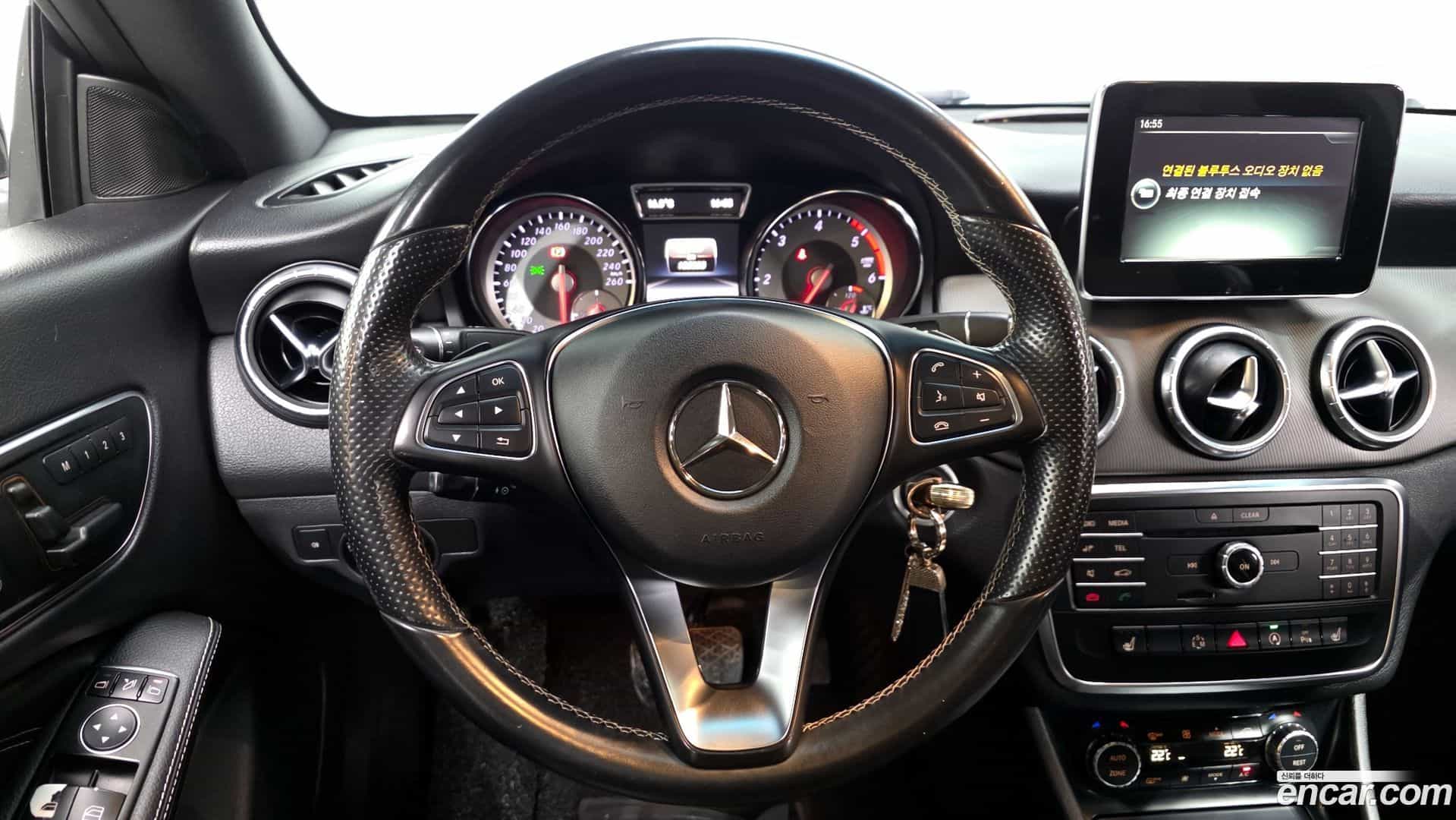 CLA-Class Mercedes-Benz 2015.5-OPTION-017