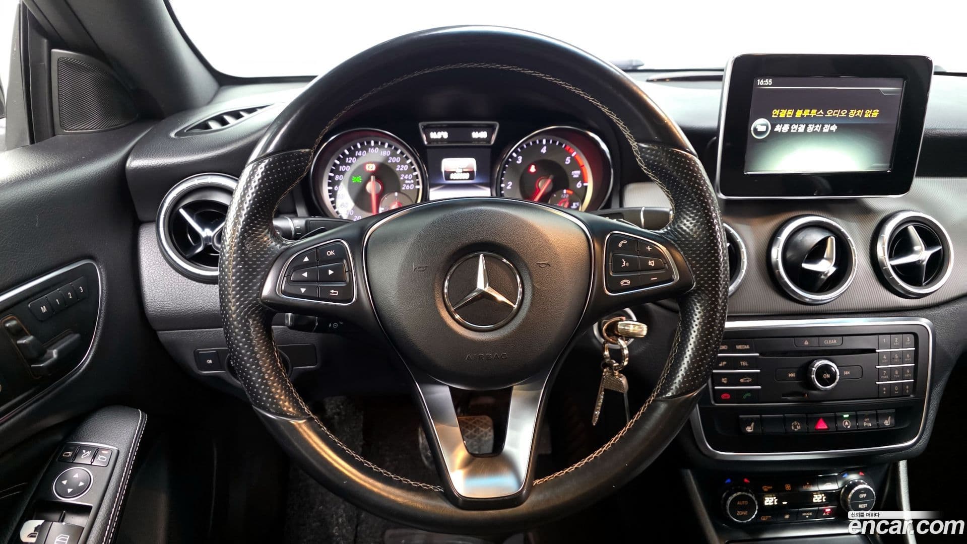 Main__Slider__Photo:CLA-Class Mercedes-Benz 2015.5-12
