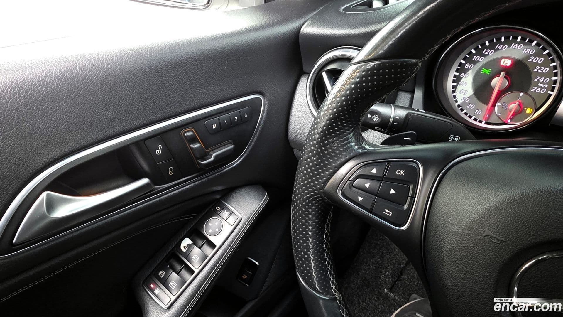 Main__Slider__Photo:CLA-Class Mercedes-Benz 2015.5-16