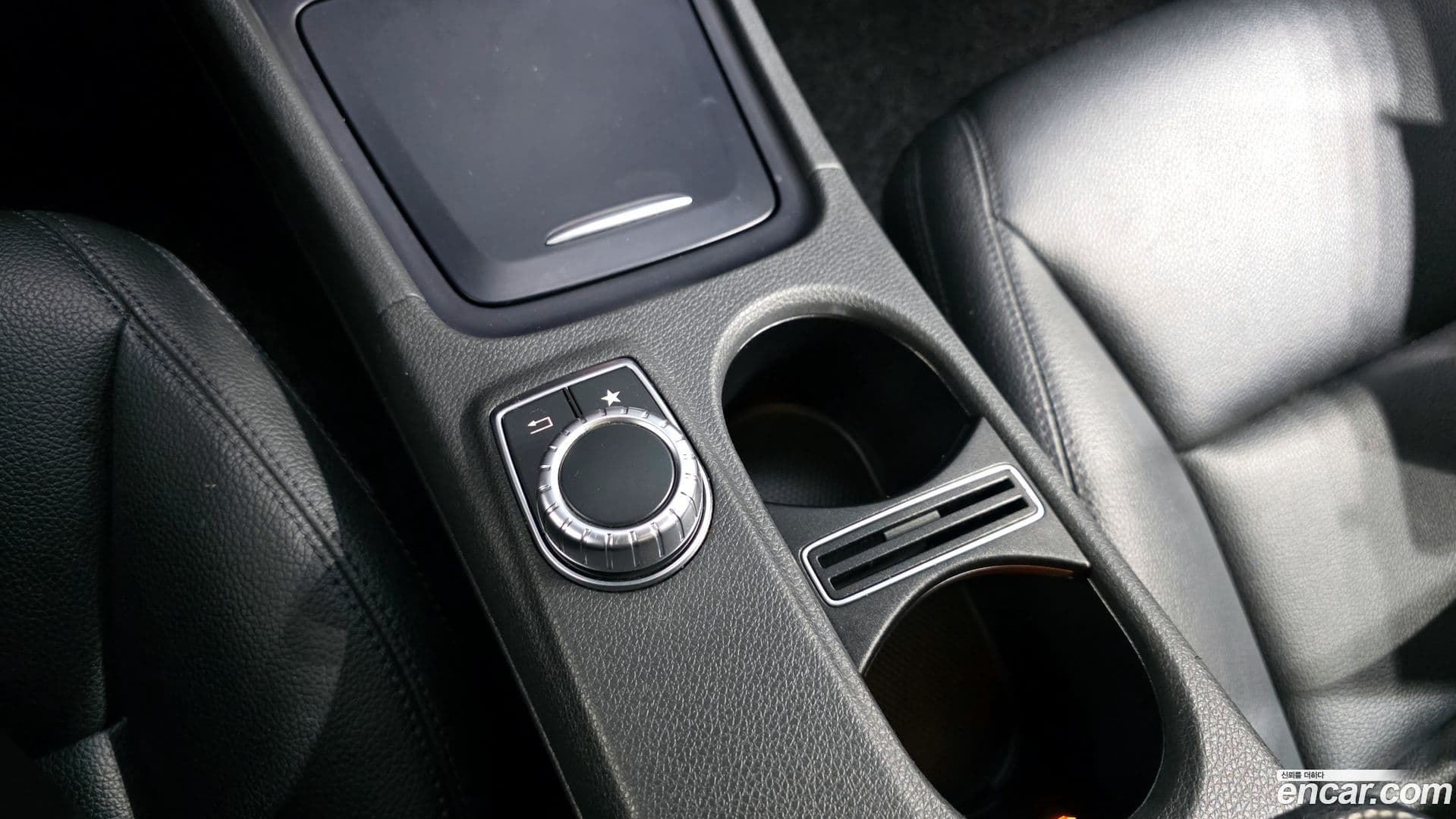 Main__Slider__Photo:CLA-Class Mercedes-Benz 2015.5-17