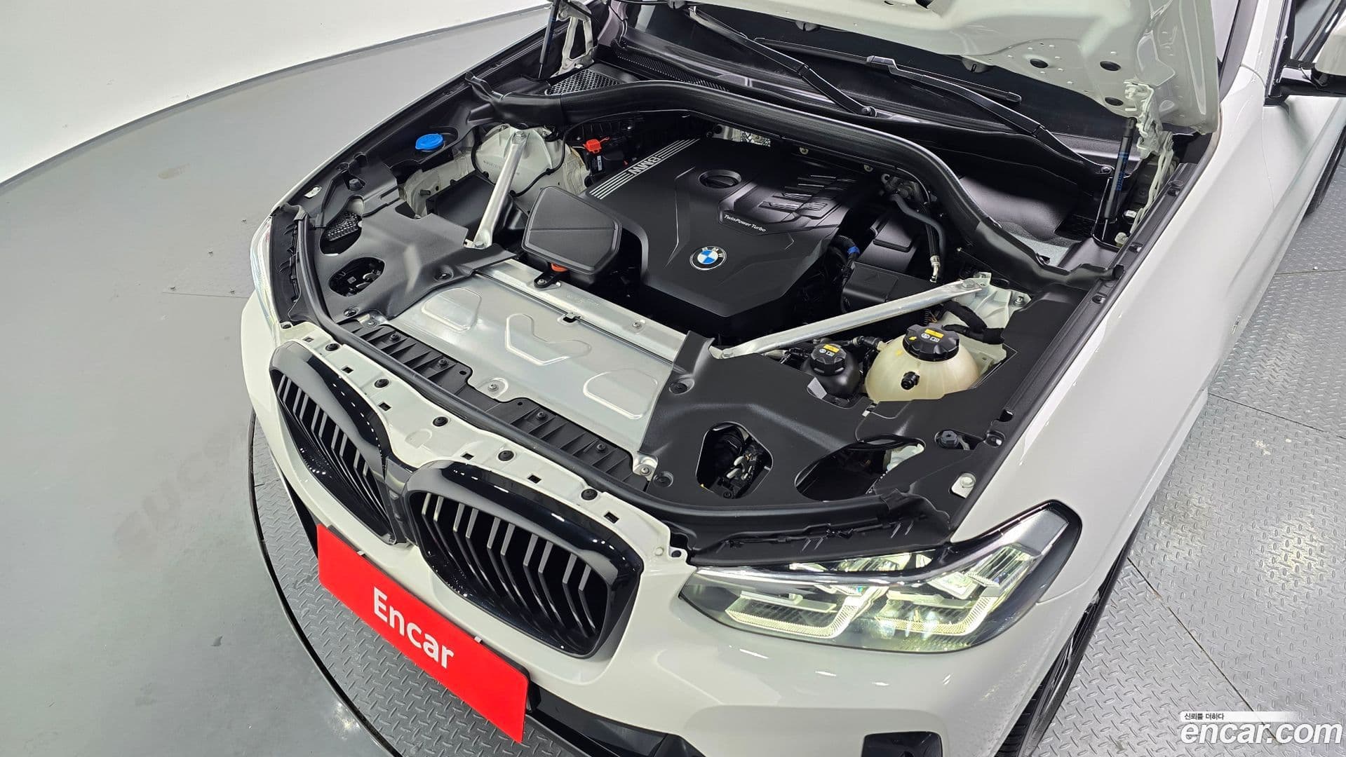 Main__Slider__Photo:X4 BMW 2023.0-5