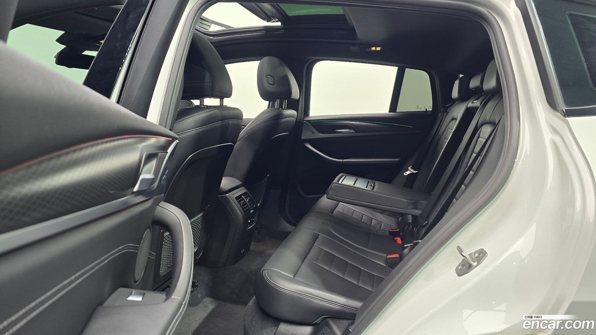 Main__Slider__Photo:X4 BMW 2023.0-11