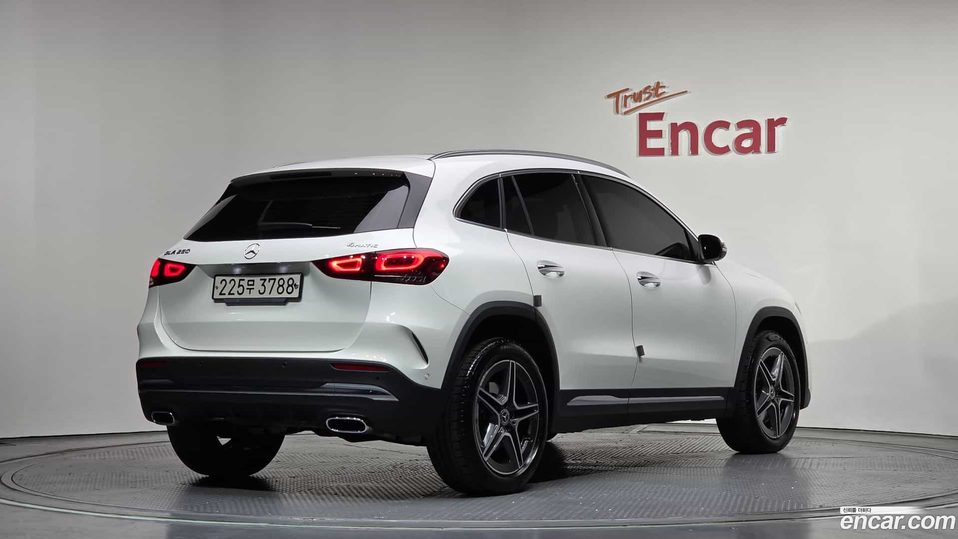 GLA-Class Mercedes-Benz 2020.9-OUTER-002