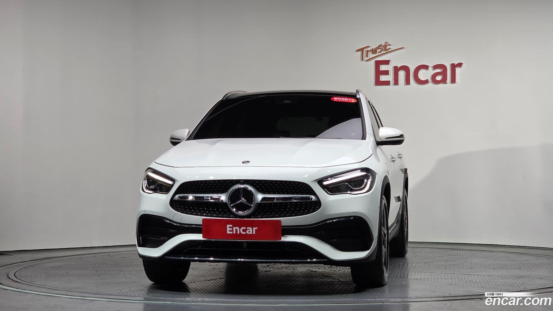 Main__Slider__Photo:GLA-Class Mercedes-Benz 2020.9-2