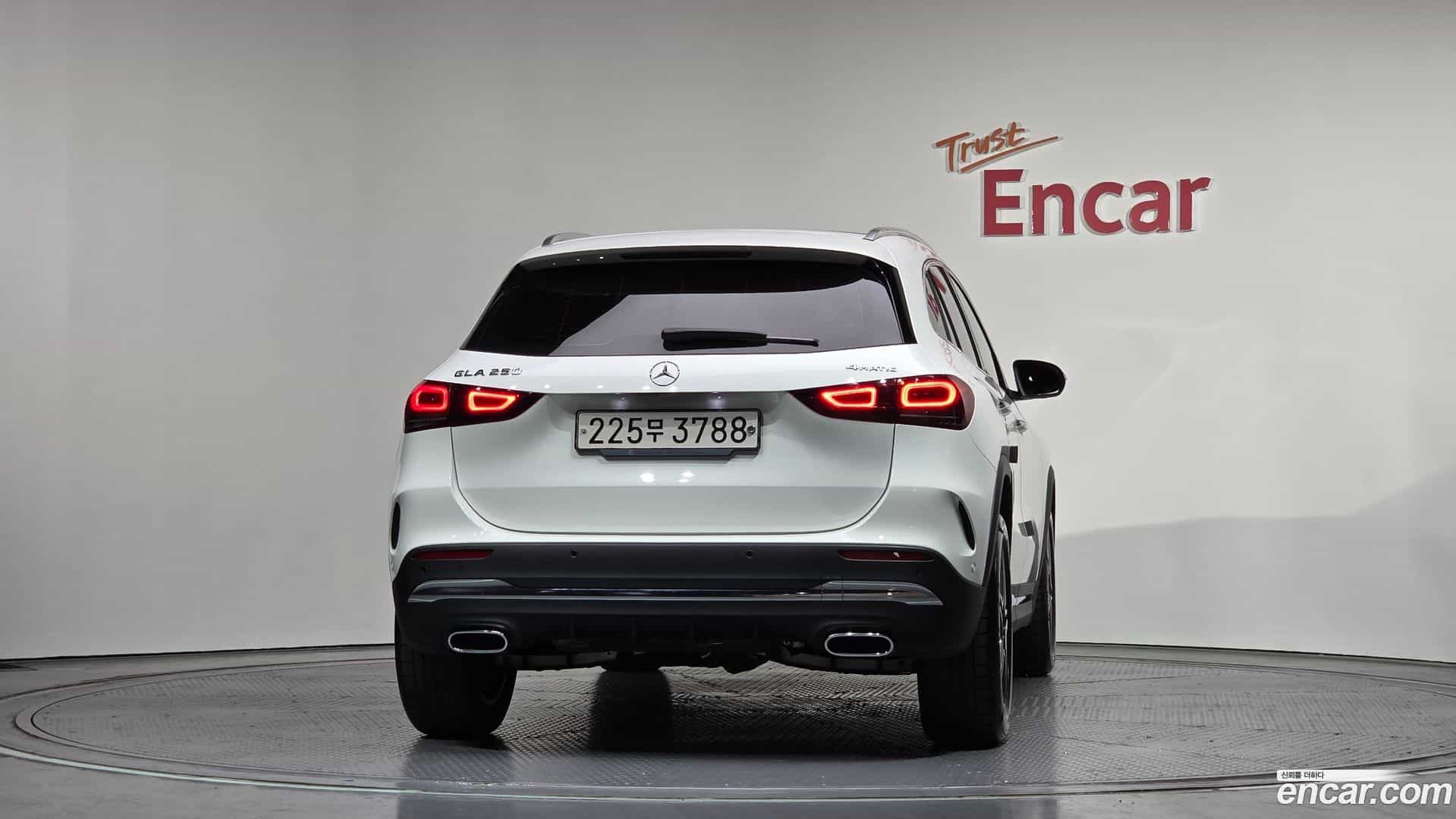 GLA-Class Mercedes-Benz 2020.9-OUTER-004