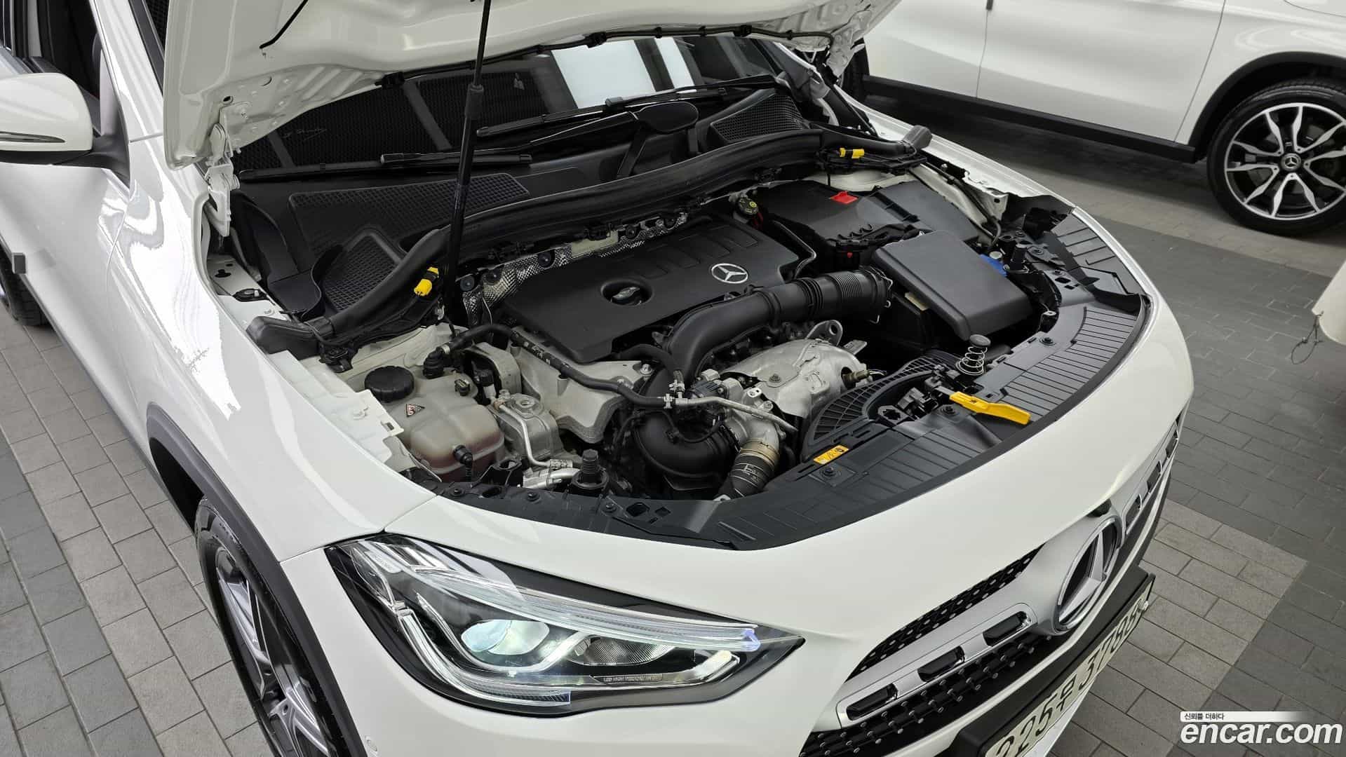 GLA-Class Mercedes-Benz 2020.9-OUTER-006