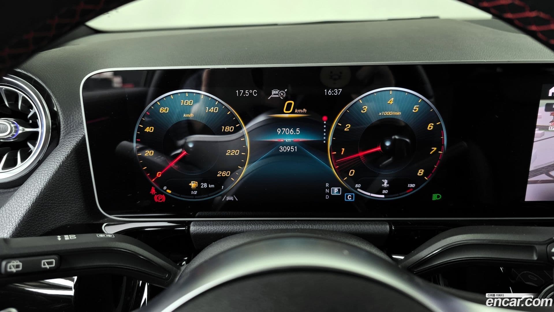 Main__Slider__Photo:GLA-Class Mercedes-Benz 2020.9-7