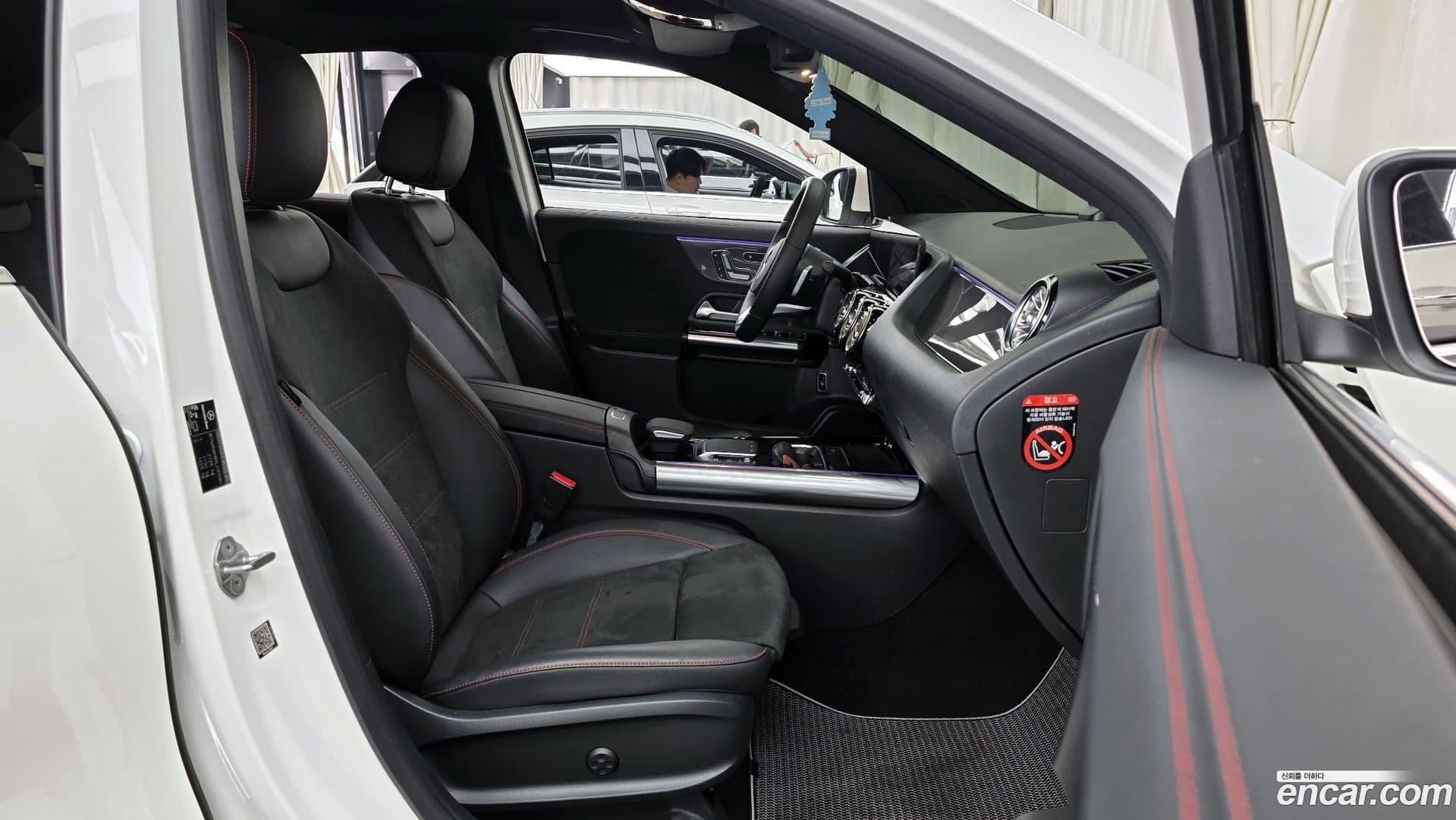 Main__Slider__Photo:GLA-Class Mercedes-Benz 2020.9-10