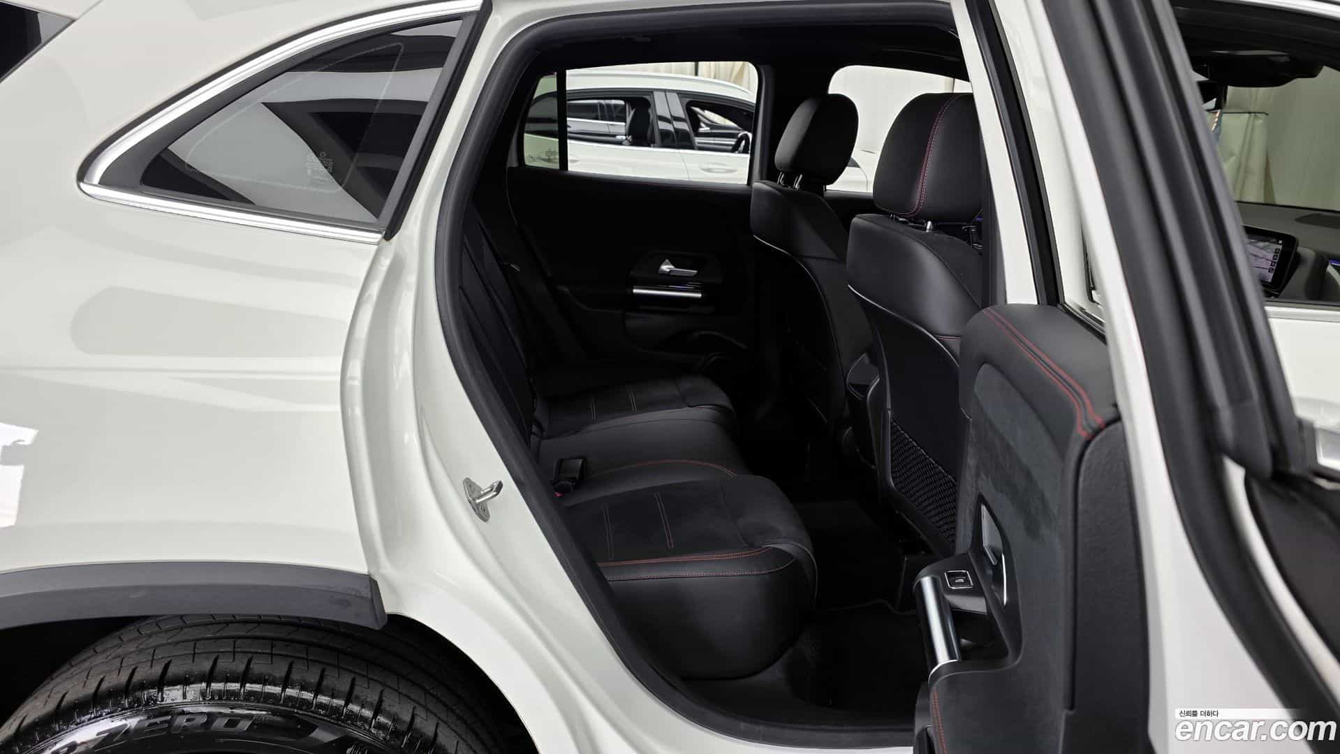 GLA-Class Mercedes-Benz 2020.9-OPTION-016