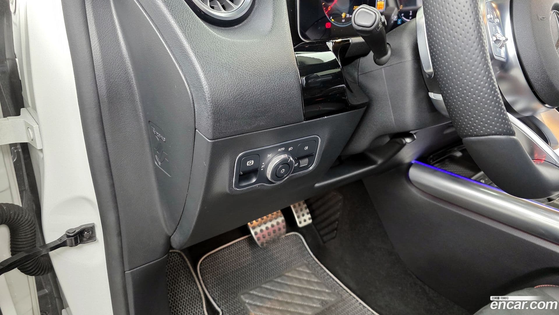 Main__Slider__Photo:GLA-Class Mercedes-Benz 2020.9-16