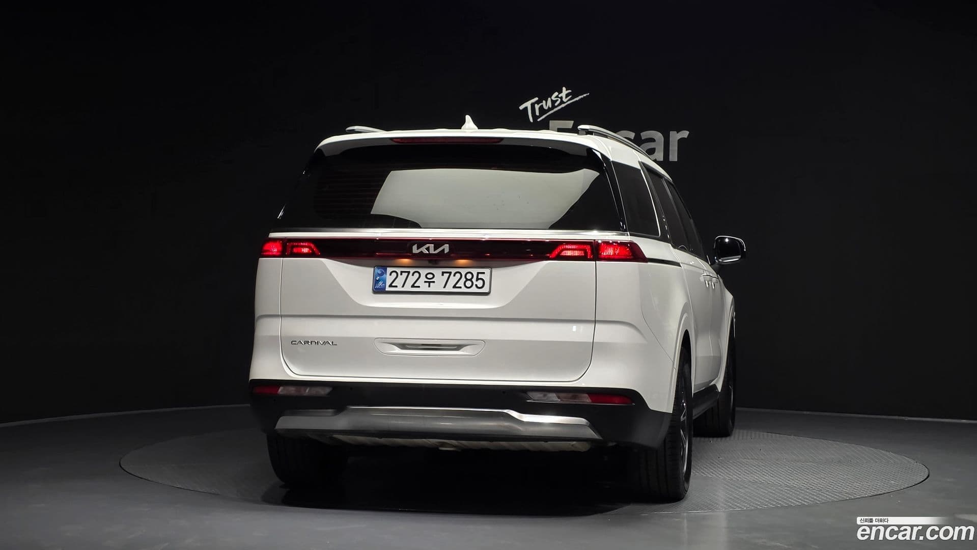 Main__Slider__Photo:Canival Kia 2022.0-3