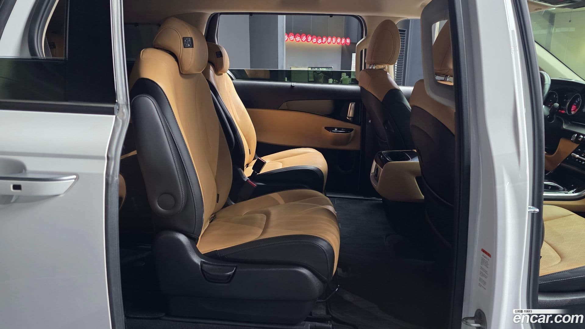 Main__Slider__Photo:Canival Kia 2022.0-11