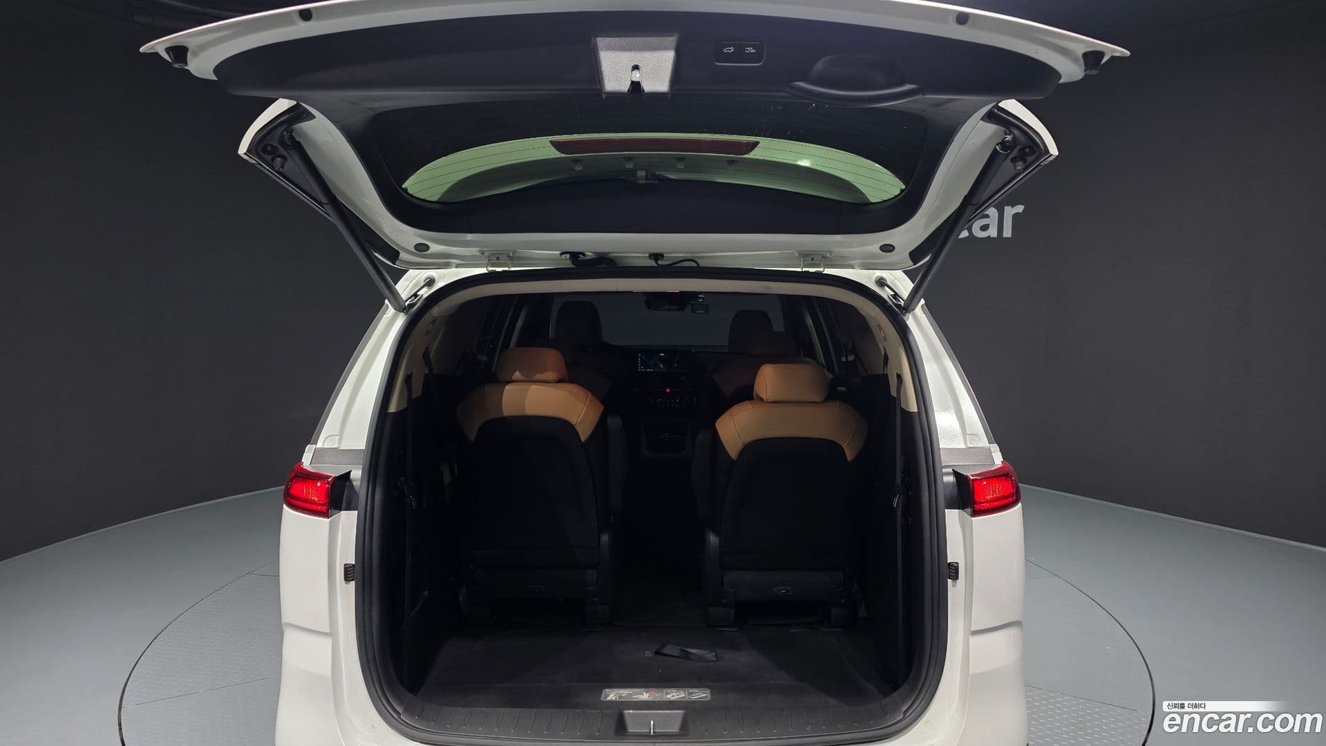 Main__Slider__Photo:Canival Kia 2022.0-19