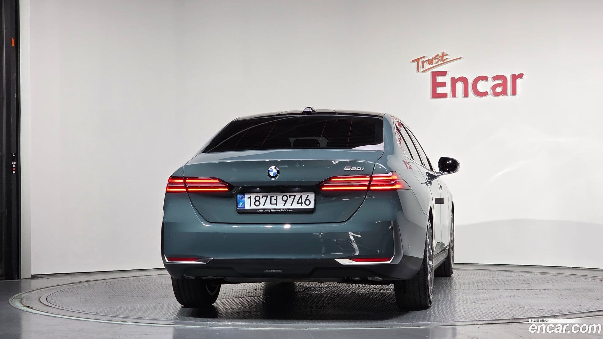 Main__Slider__Photo:5-Series BMW 2025.3-3