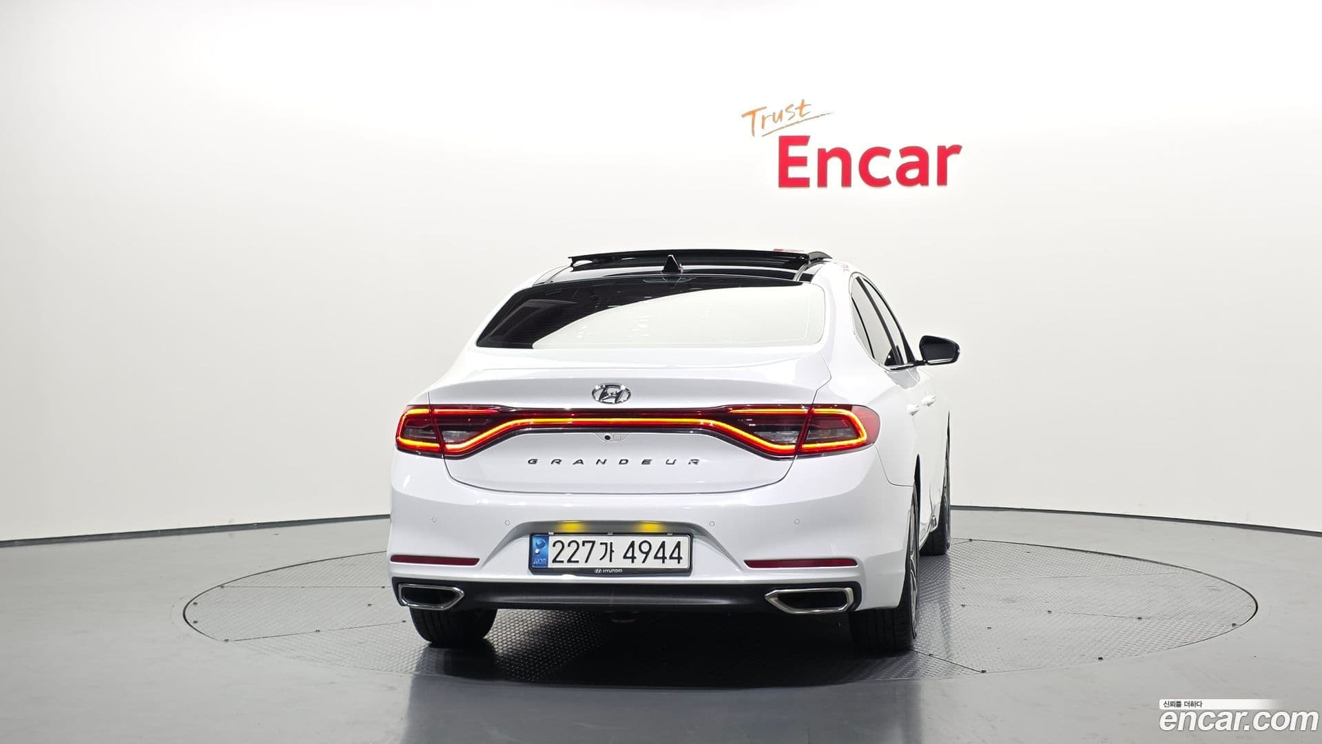 Main__Slider__Photo:Grandeur Hyundai 2018.1-3