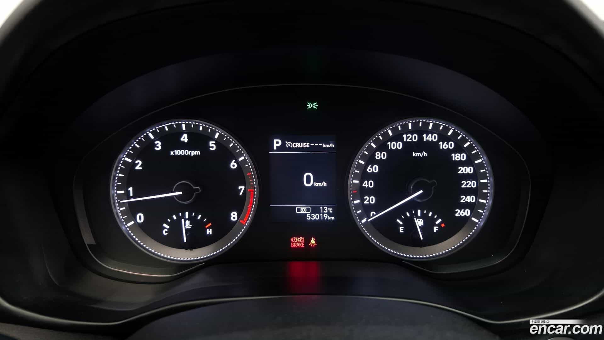 Grandeur Hyundai 2018.1-INNER-008