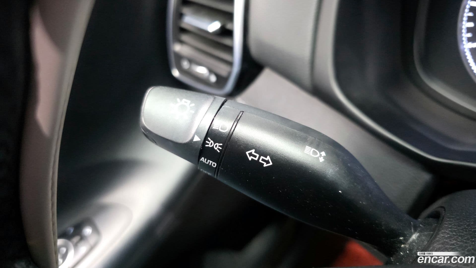 Main__Slider__Photo:Grandeur Hyundai 2018.1-15