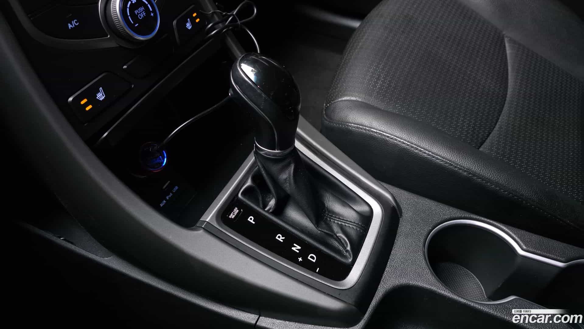 AVANTE Hyundai 2014.10-INNER-009