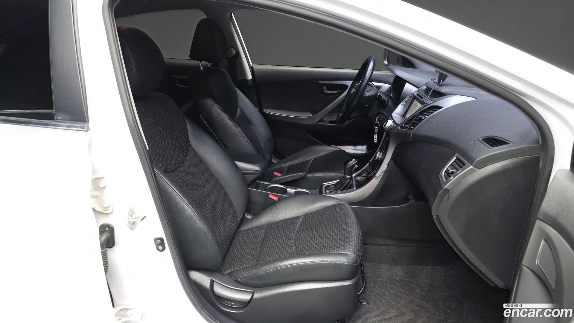 Main__Slider__Photo:AVANTE Hyundai 2014.10-10