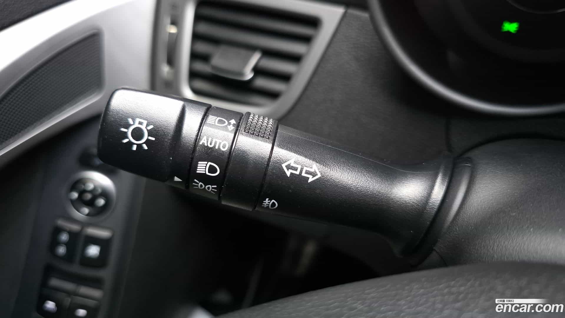 AVANTE Hyundai 2014.10-OPTION-023