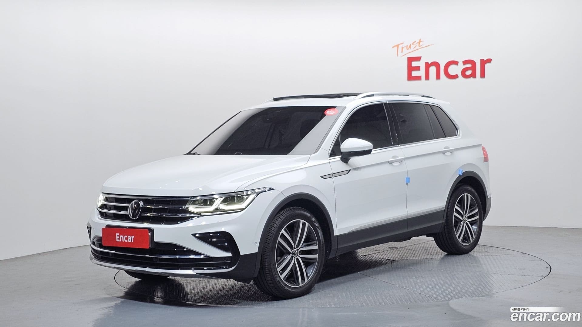 Main__Slider__Photo:Tiguan Volkswagen 2022.10-0