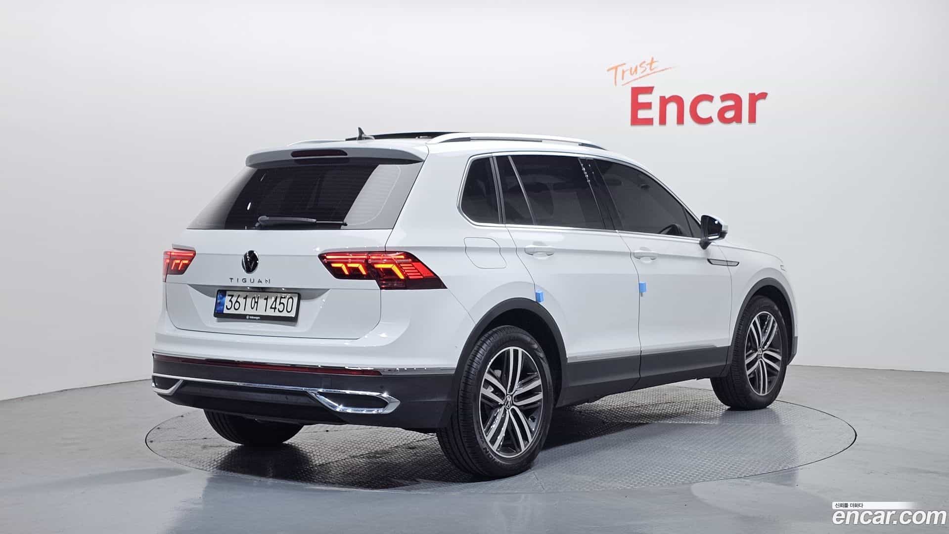 Tiguan Volkswagen 2022.10-OUTER-002