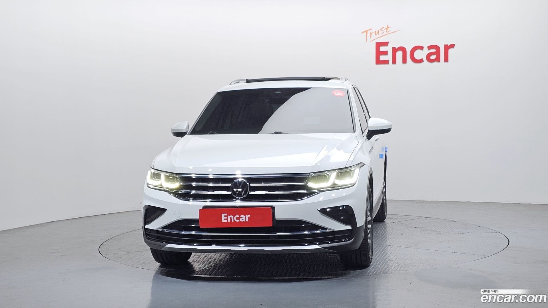 Main__Slider__Photo:Tiguan Volkswagen 2022.10-2