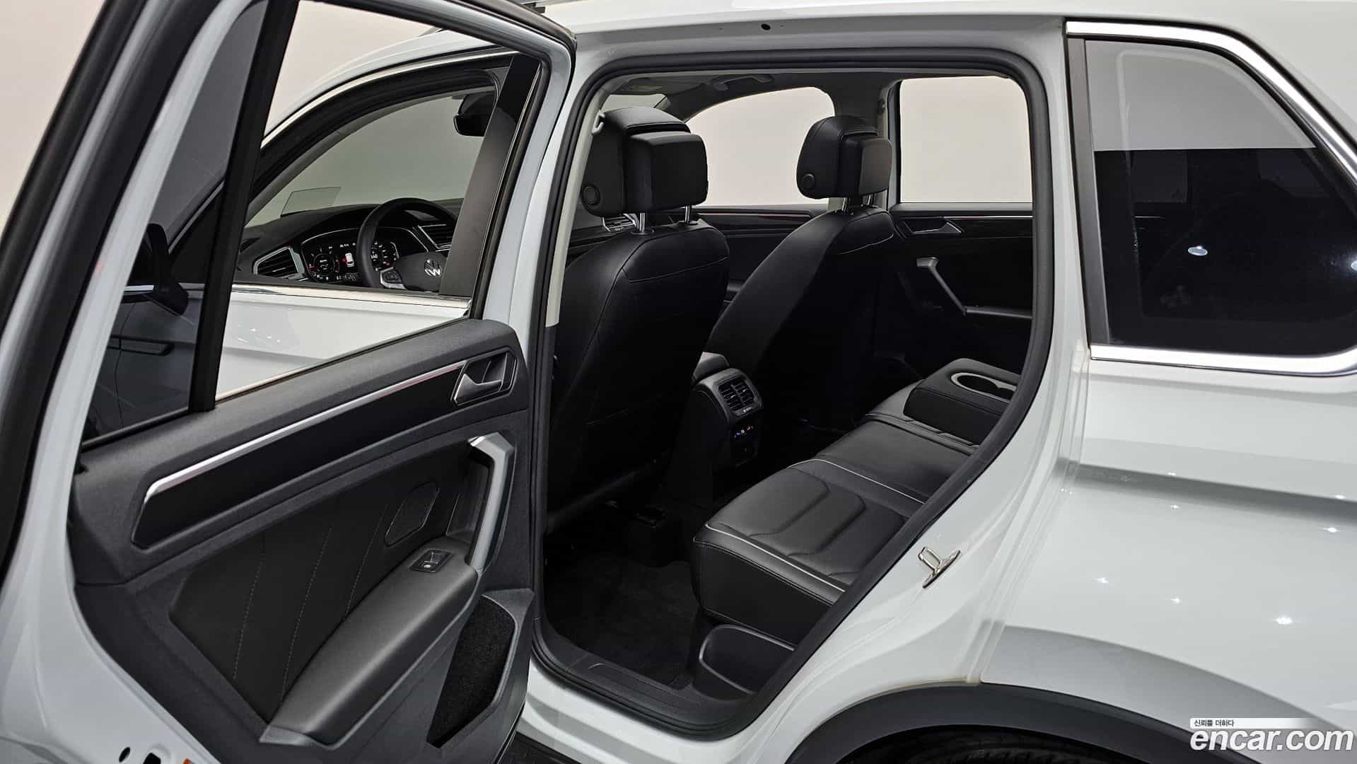 Tiguan Volkswagen 2022.10-OPTION-015