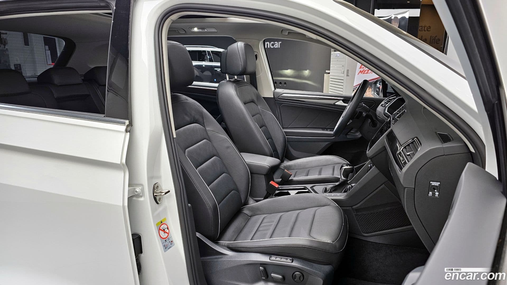 Main__Slider__Photo:Tiguan Volkswagen 2022.10-11